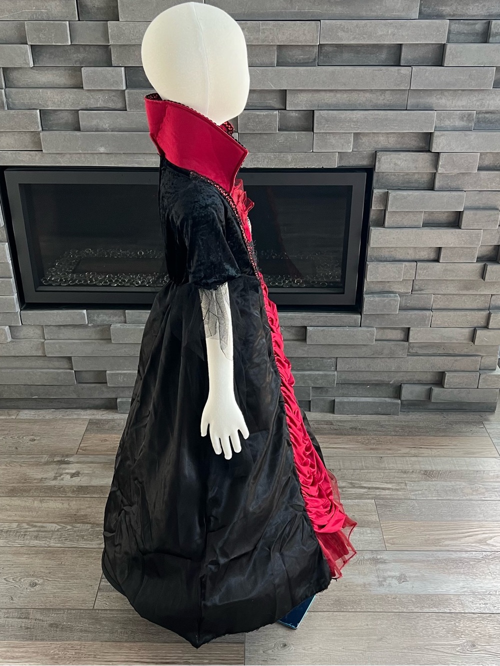 Spirit Halloween Victorian Vampiress Child Costume Size Small 4-6 - Picture 4 of 15